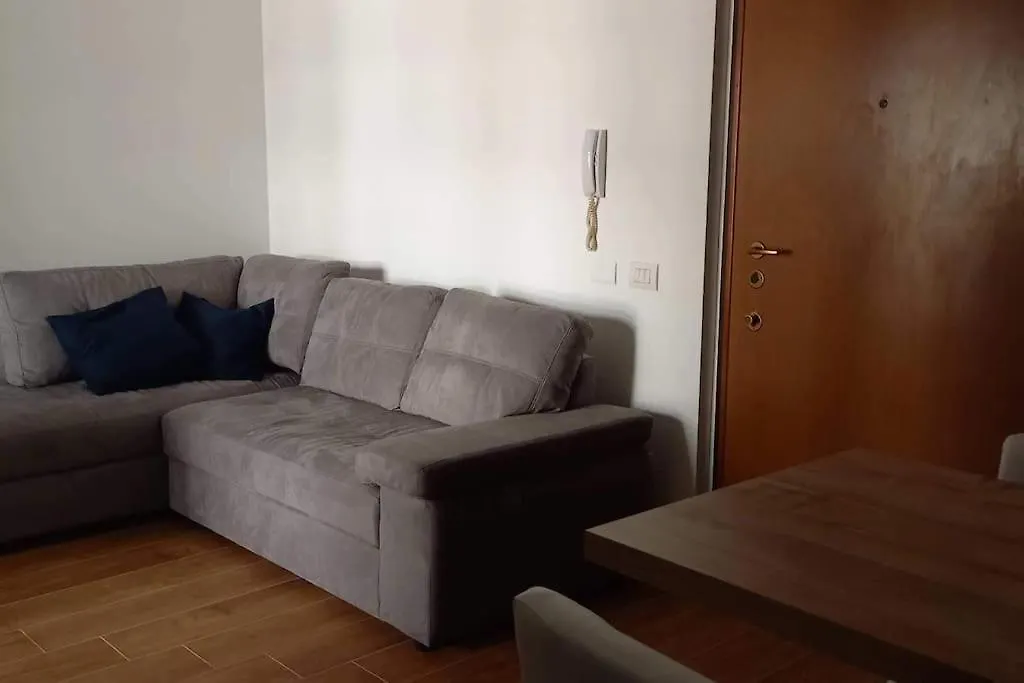 Spilamberto 6B - 12Mins From San Donato M3 Station Apartment San Donato Milanese Italy